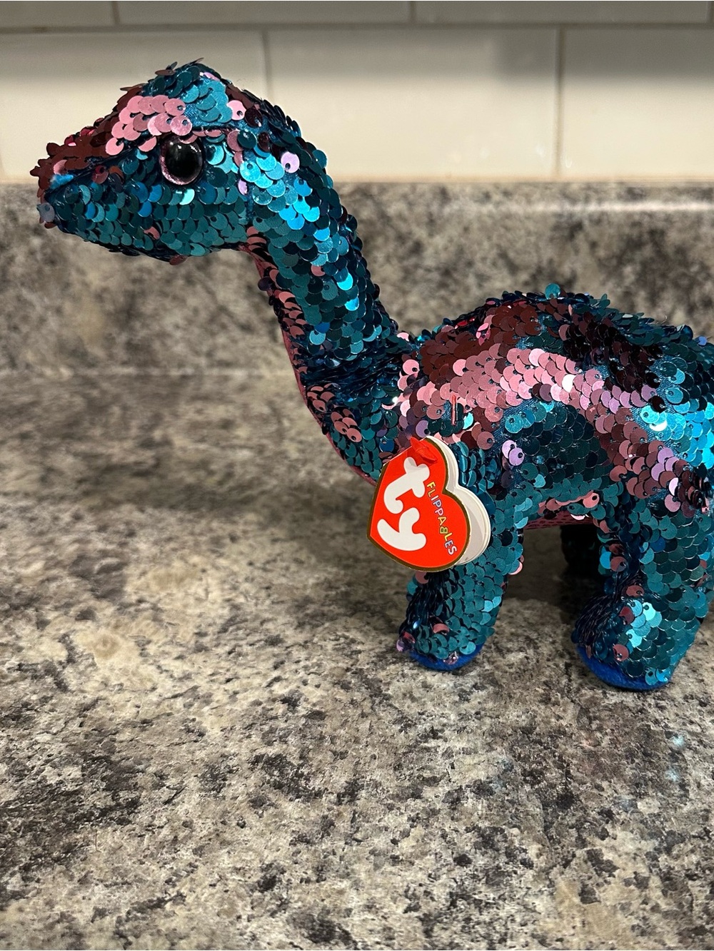 NWT Ty Flippables Tremor the Brontosaurus Dinosaur Blue Sequin Dino 2018